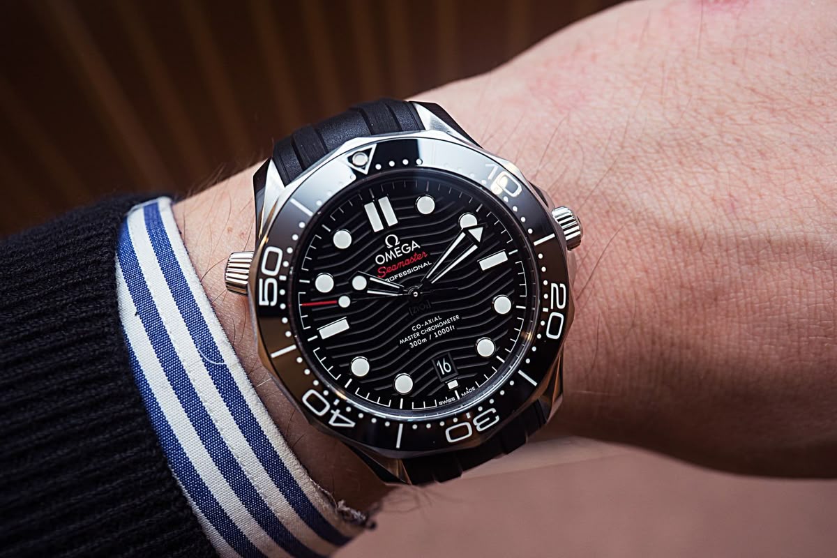 Omega Seamaster Diver 300M black-silver