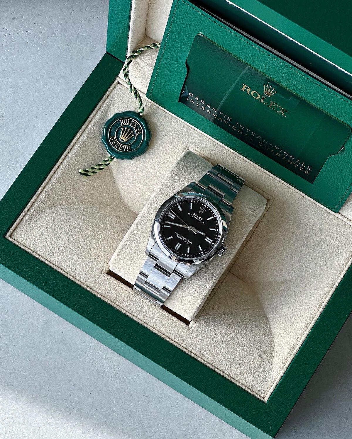 Oyster Perpetual Classique 124300 Noire 41mm